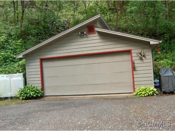 1360 APPLE CREEK ROAD - Photo 22