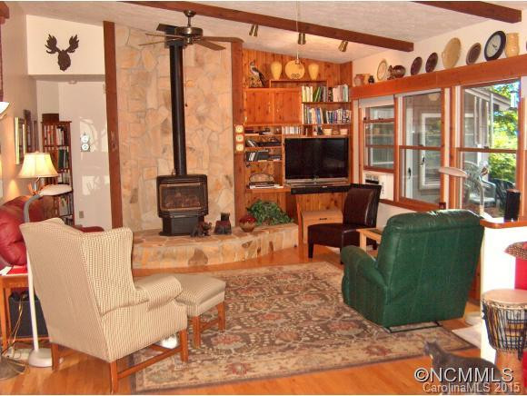 1360 APPLE CREEK ROAD - Photo 5