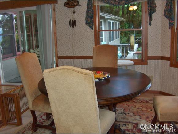 1360 APPLE CREEK ROAD - Photo 10
