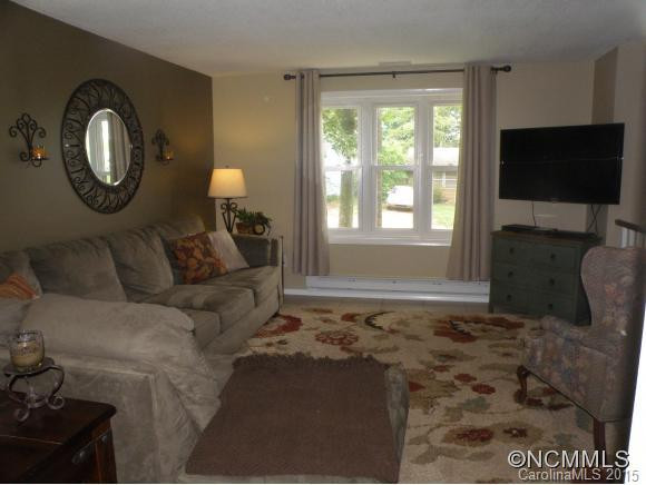 27 Wildwood Ave - Photo 4