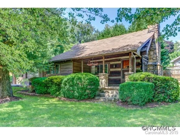 1 Lakeside Dr