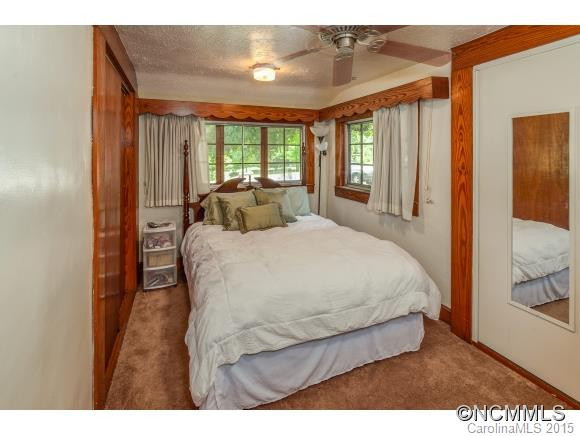 1 Lakeside Dr - Photo 12