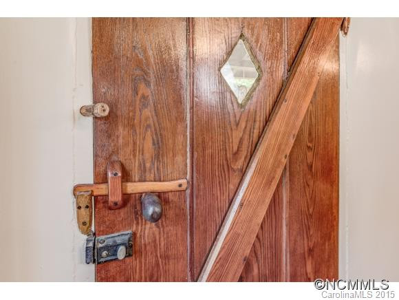 1 Lakeside Dr - Photo 4
