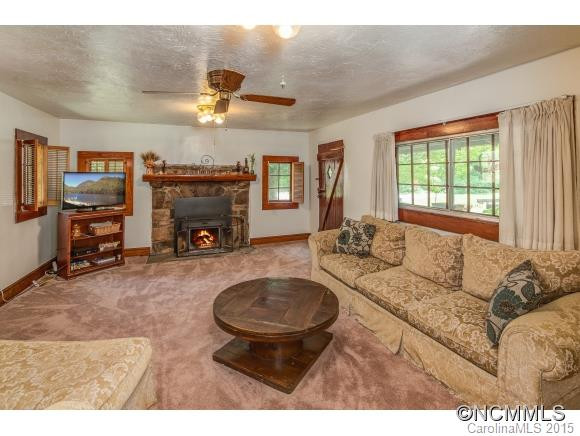1 Lakeside Dr - Photo 5