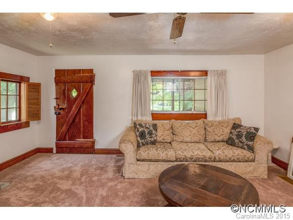 1 Lakeside Dr - Photo 8