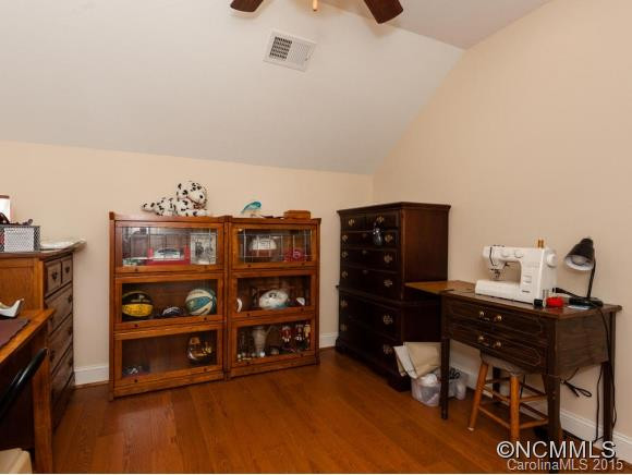 558 Summerfield Place - Photo 16