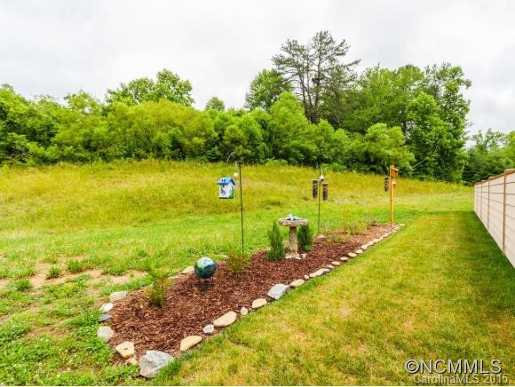 558 Summerfield Place - Photo 18