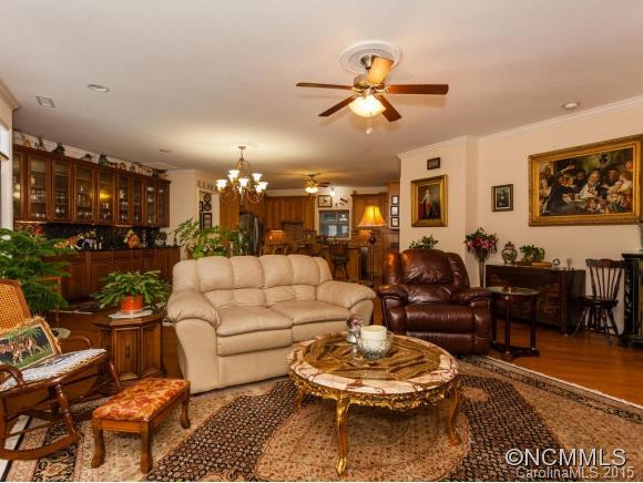 558 Summerfield Place - Photo 3