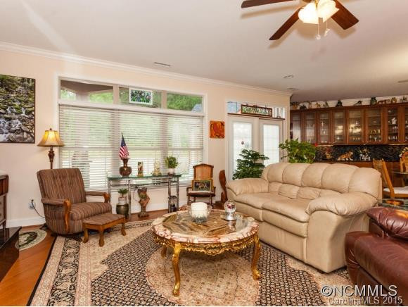 558 Summerfield Place - Photo 4