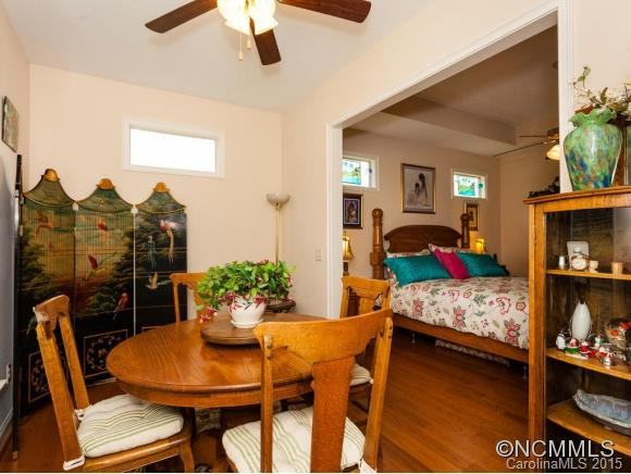 558 Summerfield Place - Photo 10