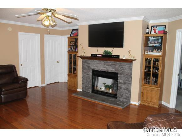708 Stoney Mountain Road - Photo 2