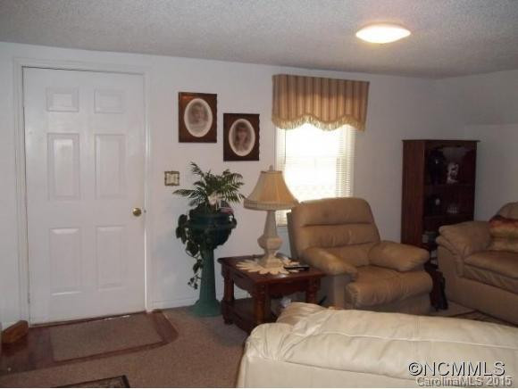 231 Airline Drive - Photo 2