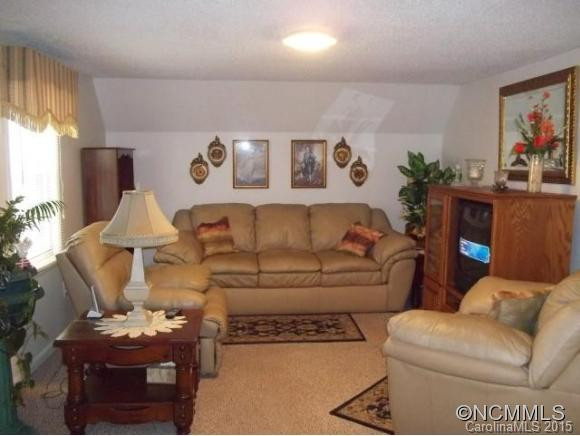 231 Airline Drive - Photo 3