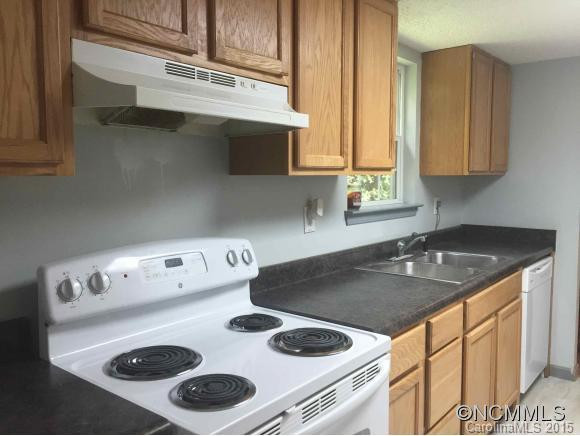 16 TownView Drive - Photo 2
