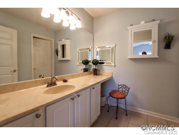 35 E. Danbury Lane - Photo 11