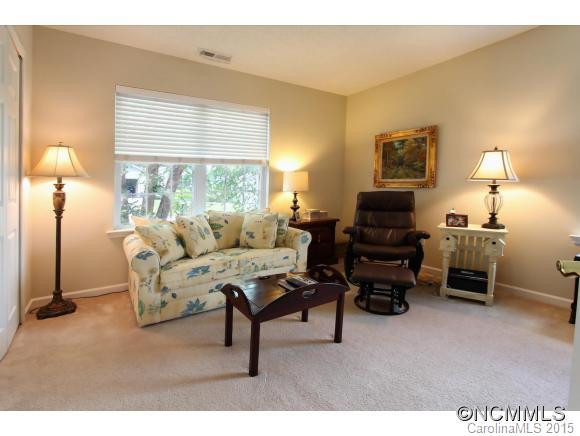 35 E. Danbury Lane - Photo 12