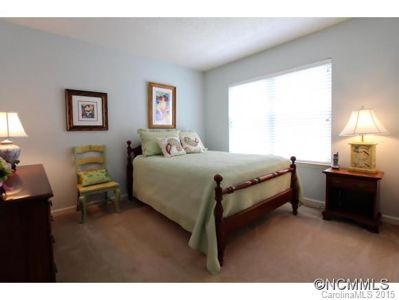35 E. Danbury Lane - Photo 16
