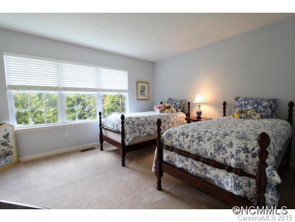 35 E. Danbury Lane - Photo 17