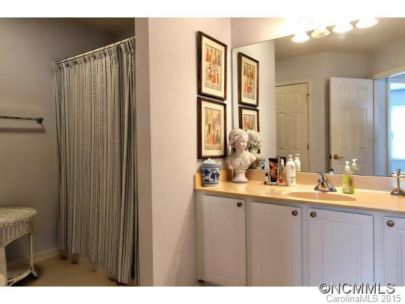 35 E. Danbury Lane - Photo 18