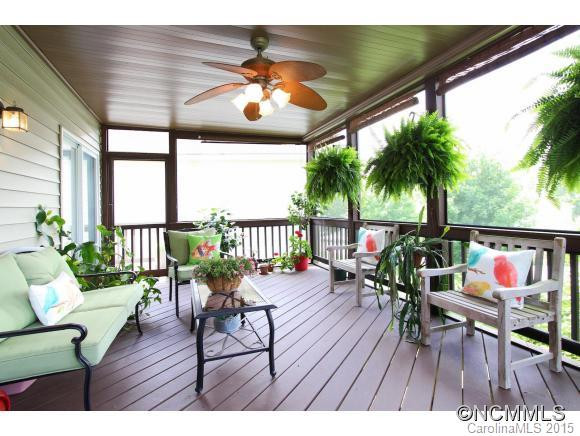 35 E. Danbury Lane - Photo 20