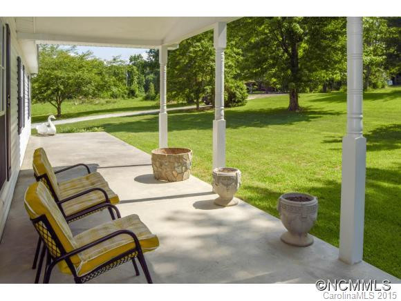 384 Holbert Road - Photo 2