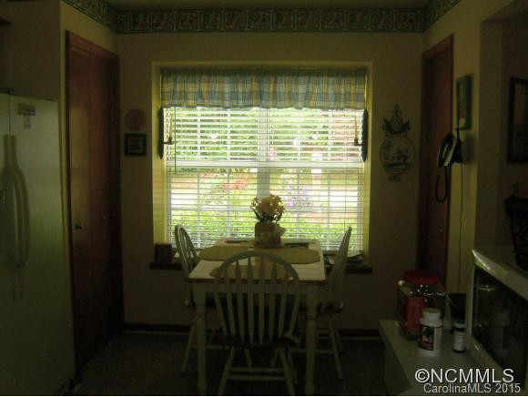 661 East Park Place - Photo 9