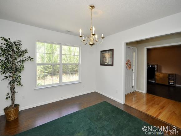 182 SELBY DRIVE - Photo 3
