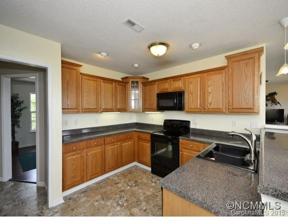 182 SELBY DRIVE - Photo 4