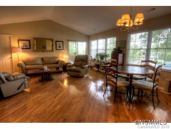 5 West Danbury Lane - Photo 3
