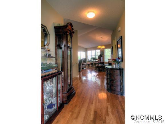5 West Danbury Lane - Photo 5