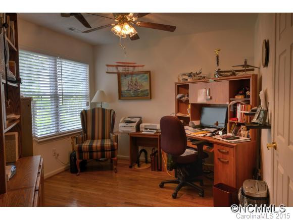 5 West Danbury Lane - Photo 7