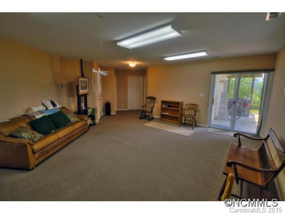 5 West Danbury Lane - Photo 8