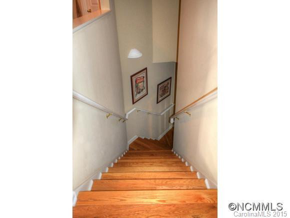 5 West Danbury Lane - Photo 9
