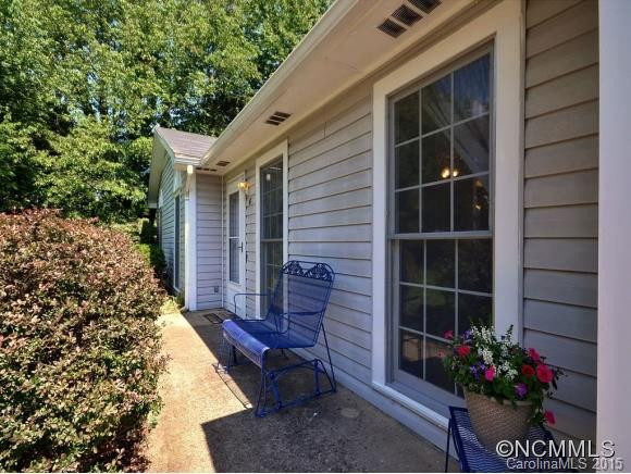 48 MOUNT CARMEL DR - Photo 2