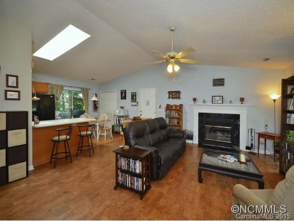 48 MOUNT CARMEL DR - Photo 4