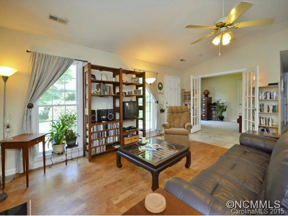 48 MOUNT CARMEL DR - Photo 5