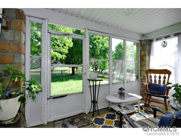 879 Sand Hill Road - Photo 2