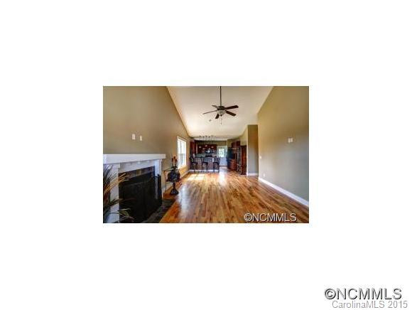 270 Tryon View Dr. - Photo 4