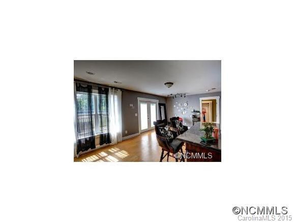 270 Tryon View Dr. - Photo 8