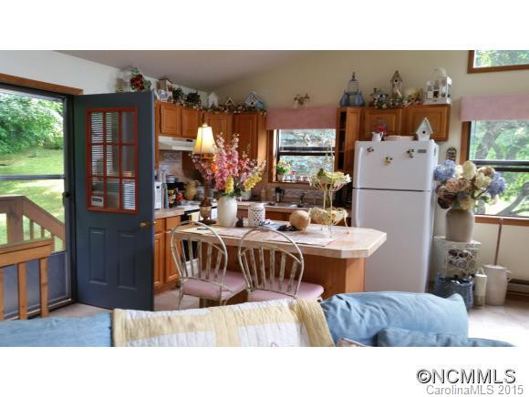 121 APPLE BLOSSOM LANE - Photo 4