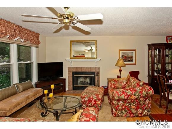 34 FOXBERRY DRIVE - Photo 3