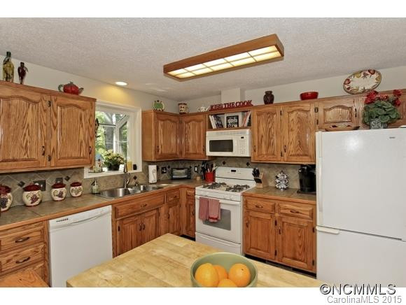 34 FOXBERRY DRIVE - Photo 7