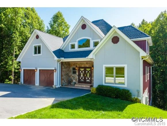 3012 Hickory Nut Trail