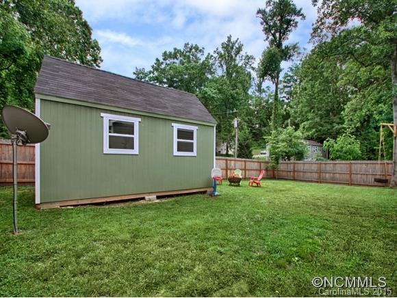 104 IRIS STREET - Photo 18