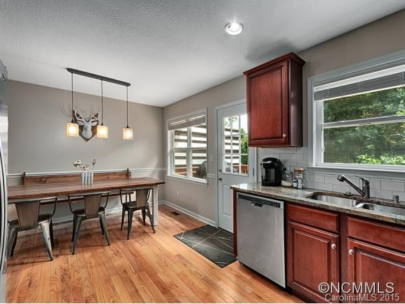 104 IRIS STREET - Photo 6
