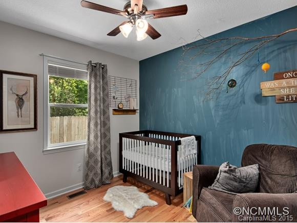 104 IRIS STREET - Photo 8
