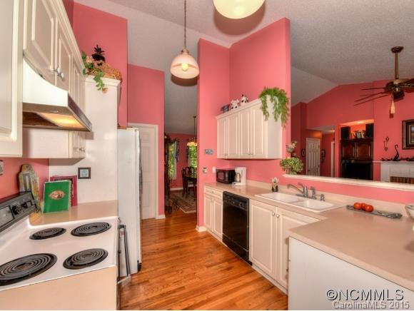 163 Foxwood Drive - Photo 4