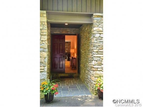 518 TERRACE DR - Photo 2