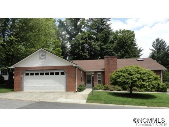 217 Hampton Ct.