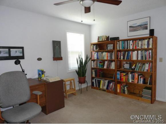 217 Hampton Ct. - Photo 18